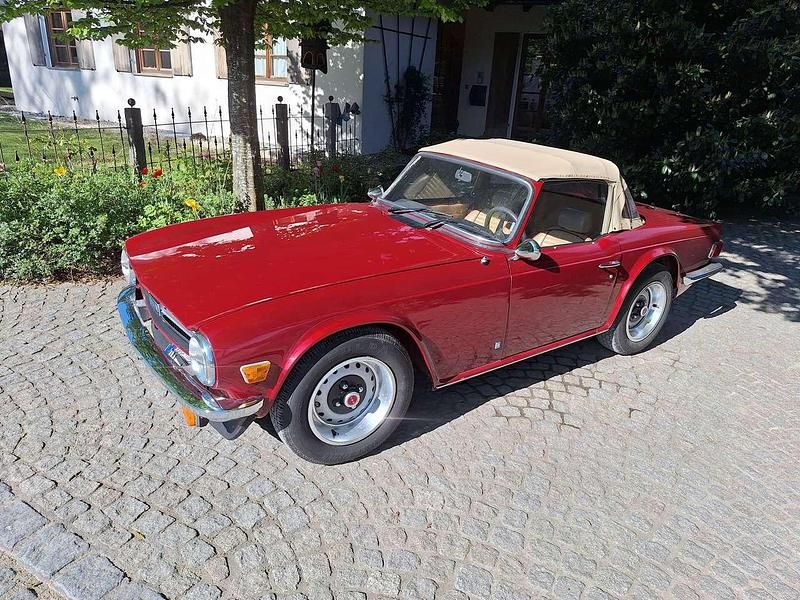 Rot Gebraucht 1975 Triumph TR6 Cabrio | 22.500 € - Bild 1/4