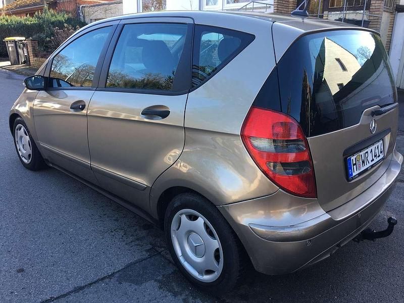 Gebraucht Mercedes A160 82 PS (60 kW) 2007 Gold Limousine