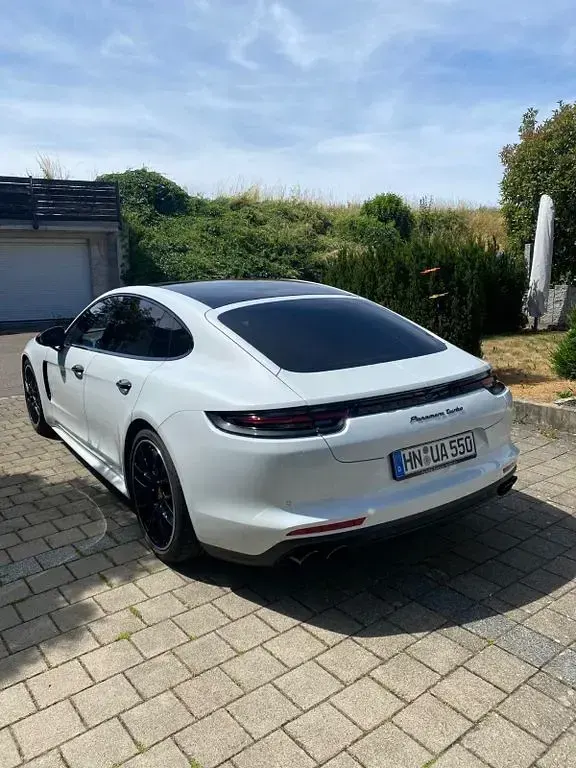 Gebraucht Porsche Panamera Turbo 549 PS (403 kW) 2018 Weiß Kleinwagen