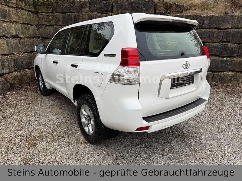 Gebraucht Toyota Land Cruiser Anniversary 190 PS (139 kW) 2014 Weiß SUV