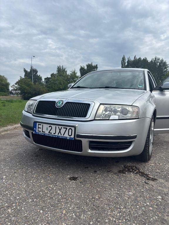 Silber Gebraucht 2006 Skoda Superb Comfort Limousine | 3.600 € (Fairer Preis) - Bild 1/4