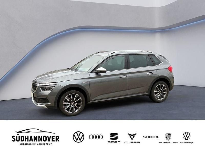 Grau Gebraucht 2022 Skoda Kamiq ScoutLine SUV | 17.990 € (Guter Preis) - Bild 1/4