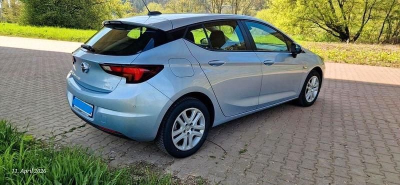 Gebraucht Opel Astra 105 PS (77 kW) 2016 Blau Limousine