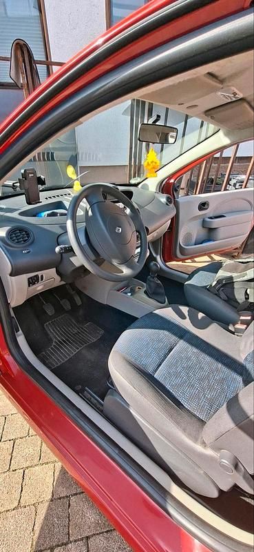 Gebraucht Renault Twingo 58 PS (42 kW) 2009 Rot Kleinwagen