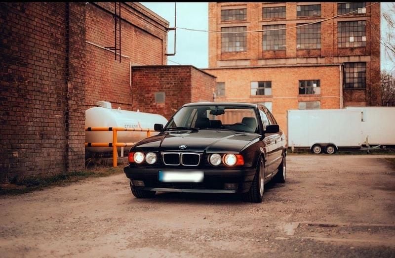 Używany BMW 520 Performance 165 KM (121 kW) 1995 Niebieski Sedan/Limuzyna