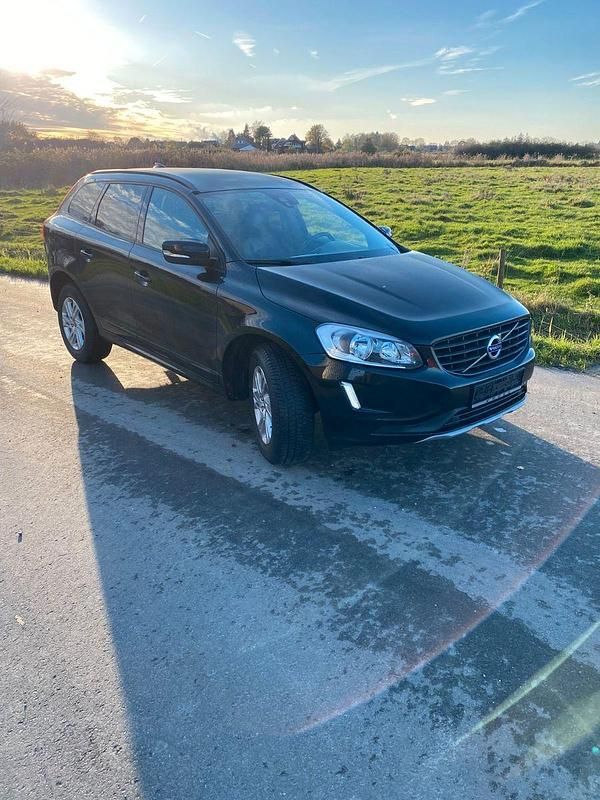 Second-hand Volvo XC60 190 CP (139 kW) 2017 Negru SUV