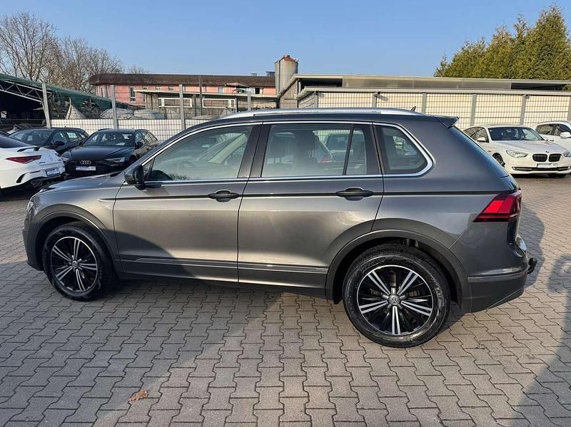 Second-hand VW Tiguan Highline 150 CP (110 kW) 2017 Gri SUV