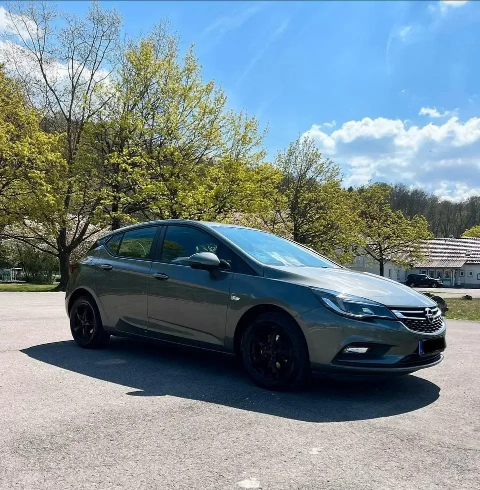 Gebraucht Opel Astra 150 PS (110 kW) 2017 Grau Limousine