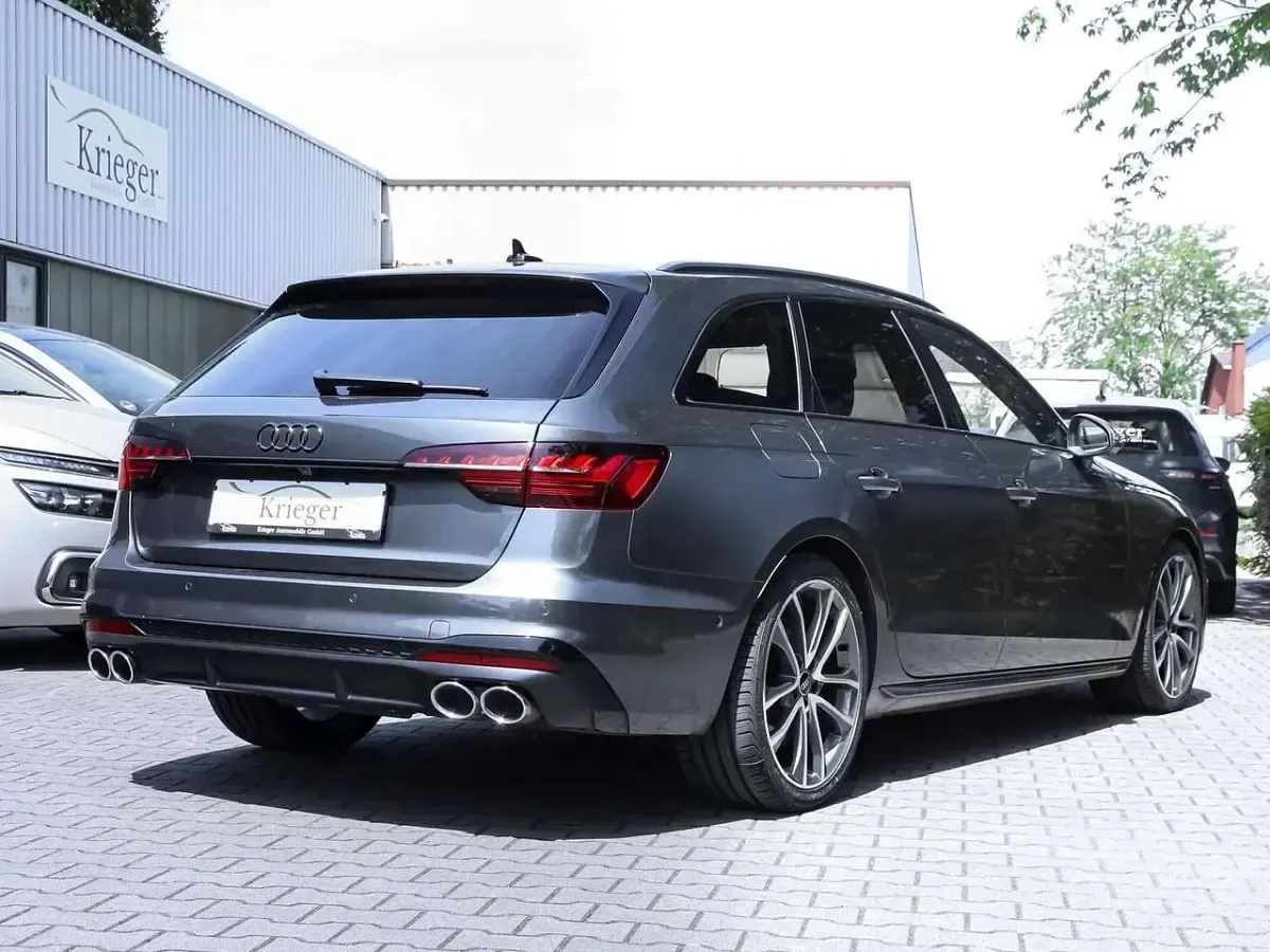 Gebraucht Audi S4 Sport 341 PS (250 kW) 2023 Daytonagrau perleffekt Kombi
