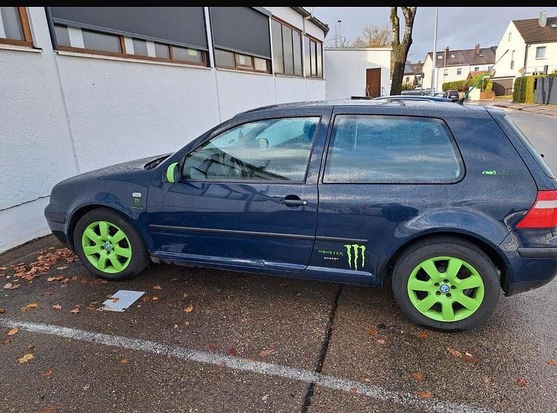 Gebraucht VW Golf IV 70 PS (51 kW) 2002 Blau Kleinwagen