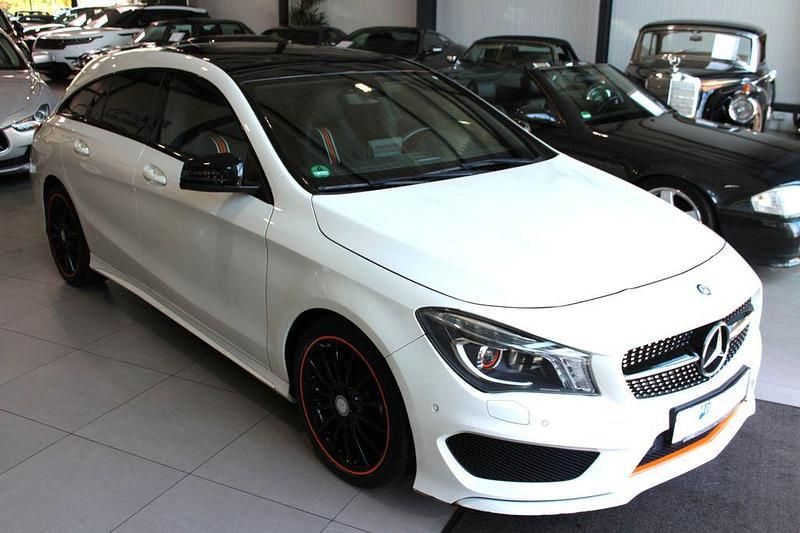 Weiß Gebraucht 2015 Mercedes CLA200 Shooting Brake AMG Kombi | 17.899 € (Guter Preis) - Bild 1/4
