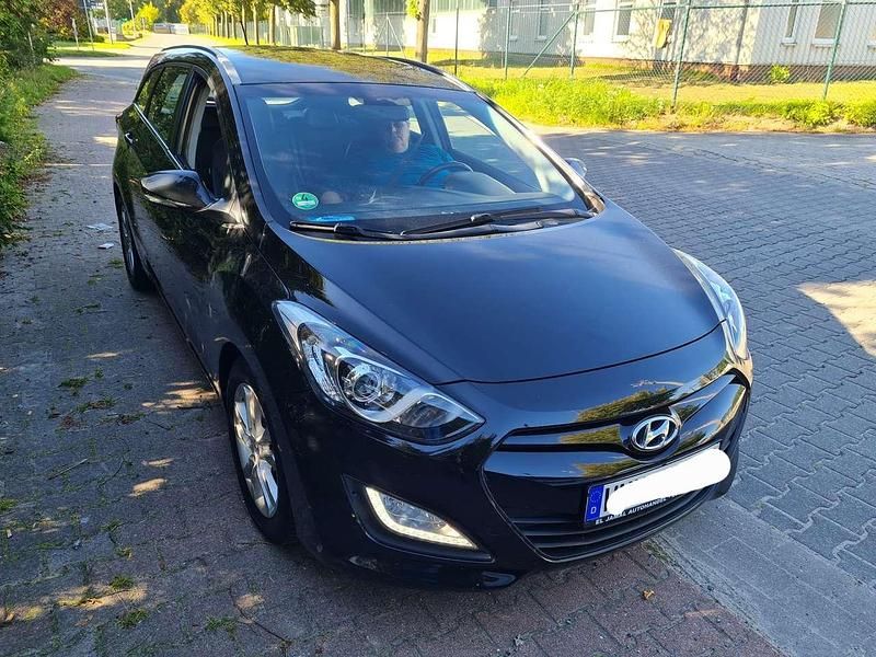 Gebraucht 2012 Hyundai i30 Trend Kombi | 7.290 € (Teuer) - Bild 1/4