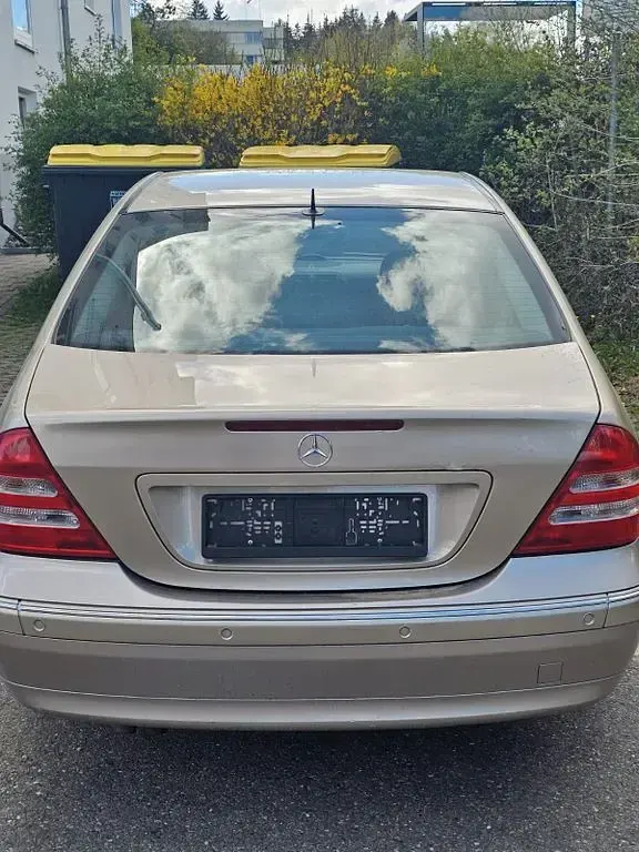 Gebraucht Mercedes C200 Elegance 163 PS (119 kW) 2000 Gold Limousine