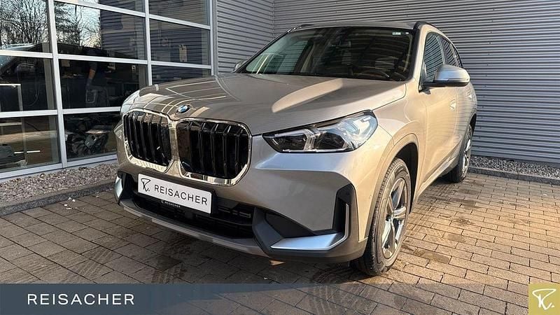Neu BMW X1 136 PS (100 kW) 2026 Silber SUV