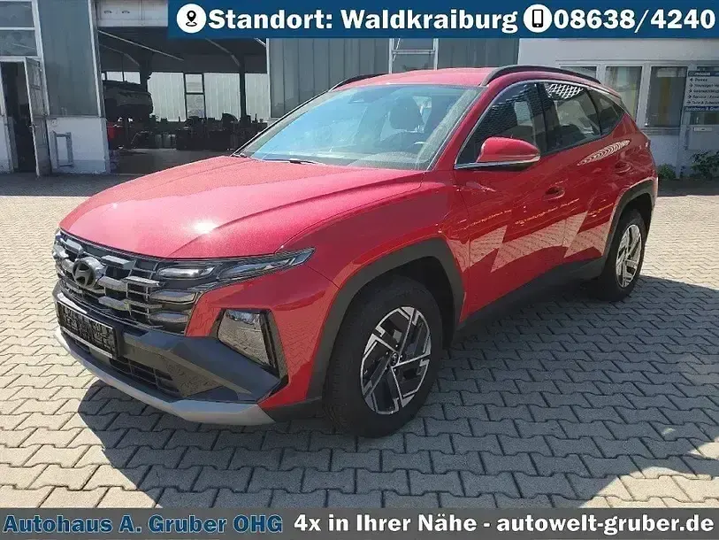 Gebraucht Hyundai Tucson 160 PS (117 kW) 2025 Engine red SUV