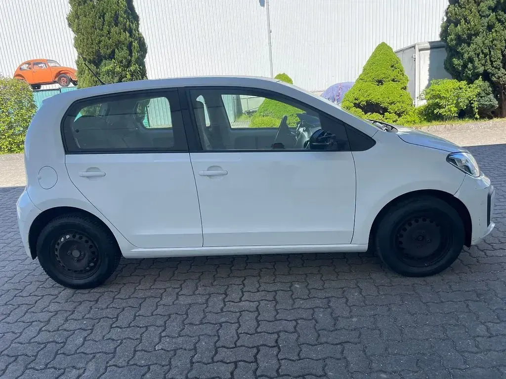 Usata VW up! Basis 65 CV (47 kW) 2020 Bianco Utilitaria