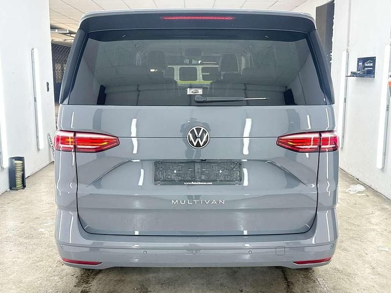 Usata VW Multivan 150 CV (110 kW) 2024 Grigio Monovolume