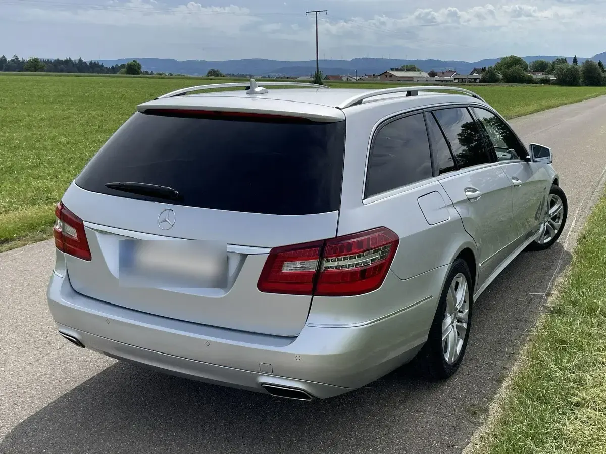 Gebraucht Mercedes E220 Avantgarde 170 PS (125 kW) 2012 Silber Kombi