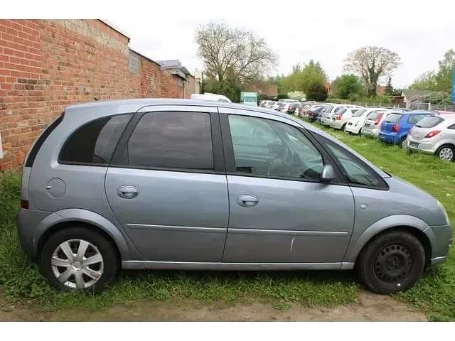 Gebraucht Opel Meriva Cosmo 125 PS (91 kW) 2006 Lichtsilber m2 Van / Kleinbus