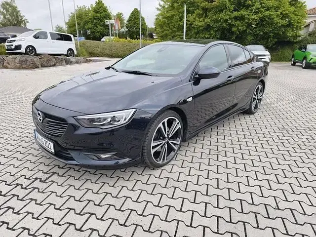 Używany Opel Insignia Exklusiv 209 KM (153 kW) 2018 Sedan/Limuzyna