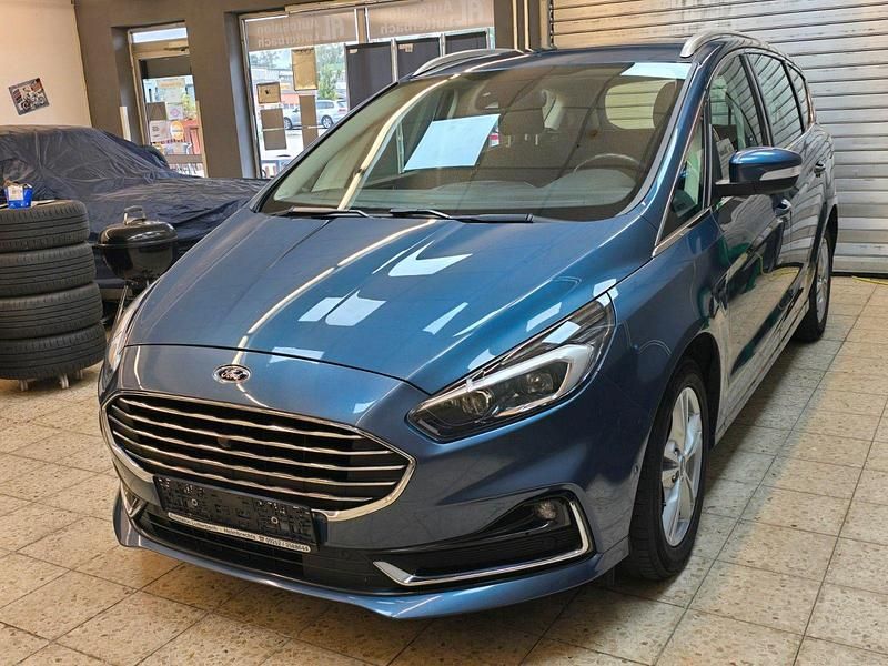 Gebraucht Ford S-MAX Titanium 190 PS (139 kW) 2019 Blau Van / Kleinbus