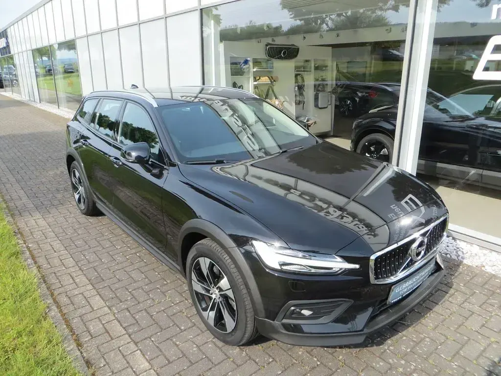 Gebraucht Volvo V60 CC 197 PS (144 kW) 2021 Schwarz Kombi