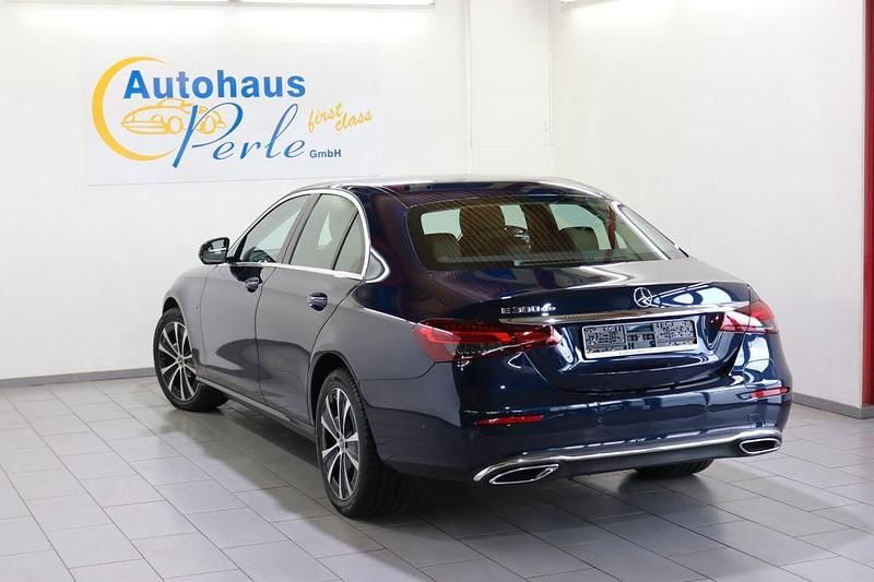 Gebraucht Mercedes E300 Avantgarde 194 PS (142 kW) 2020 Cavansitblau  metalliclack Limousine