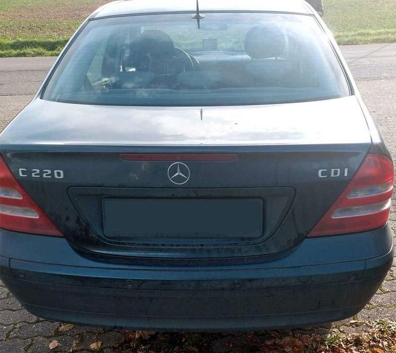 Gebraucht Mercedes C220 Elegance 150 PS (110 kW) 2004 Limousine