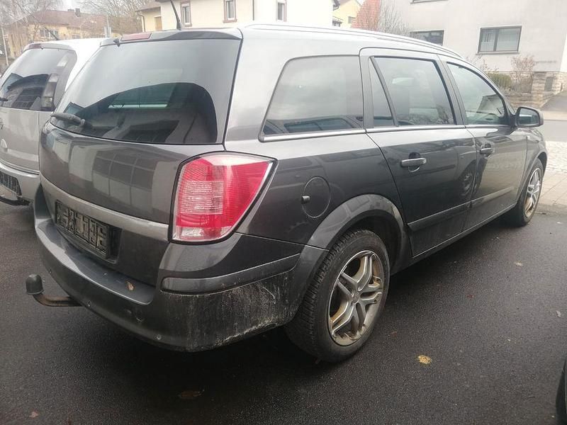 Gebraucht Opel Astra Innovation 150 PS (110 kW) 2010 Grau Limousine