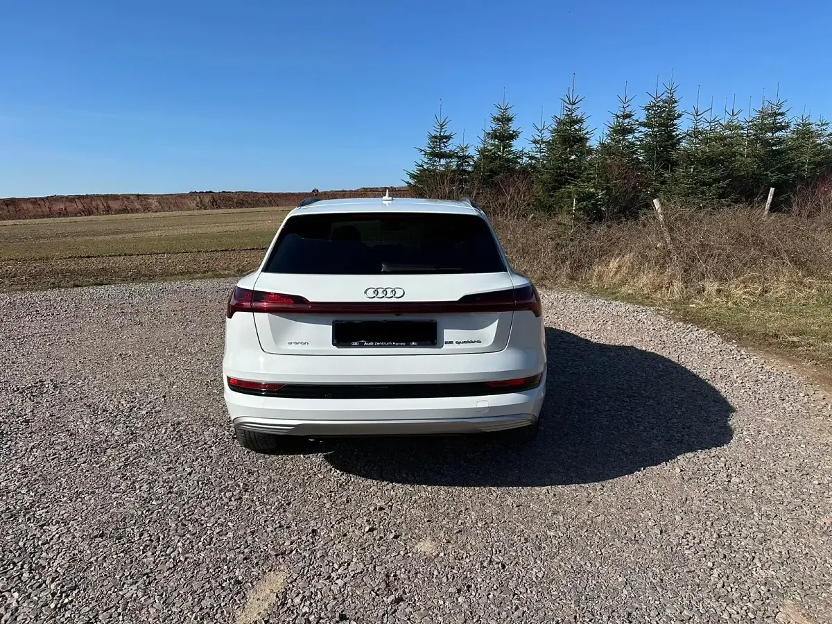 Gebraucht Audi e-tron Advanced Plus 301 kW (410 PS) 2019 Weiß SUV