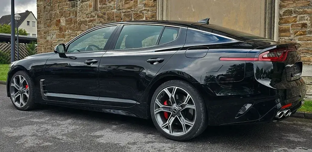 Gebraucht Kia Stinger GT 370 PS (272 kW) 2018 Schwarz Kleinwagen