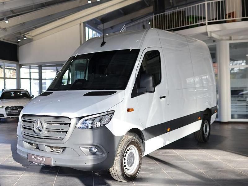 Gebraucht Mercedes Sprinter 214 PS (157 kW) 2024 Arktikweiã Van