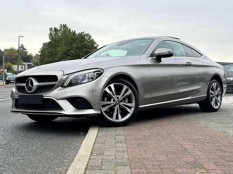 Mojavesilber Gebraucht 2018 Mercedes C200 Coupé | 30.800 € (Fairer Preis) - Bild 1/4