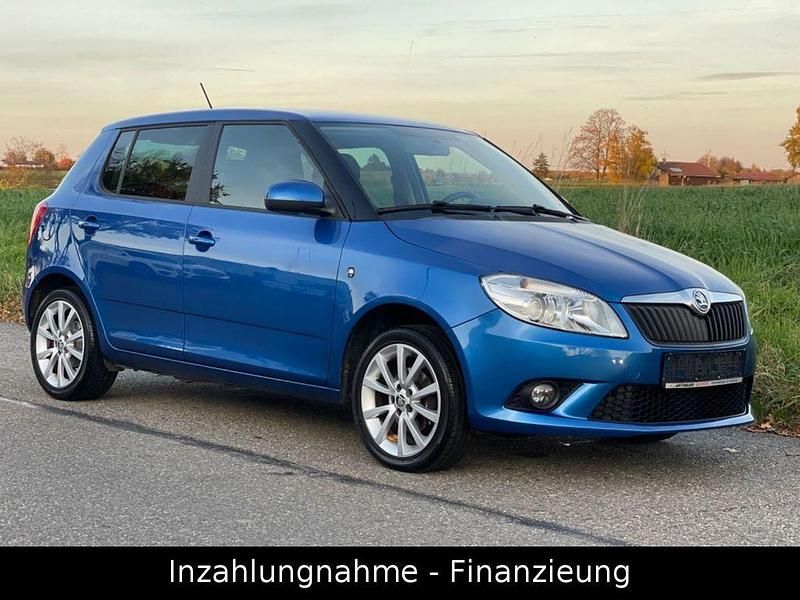 Blau Gebraucht 2014 Skoda Fabia Best of Limousine | 6.900 € (Guter Preis) - Bild 1/4