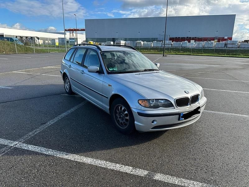 Silber Gebraucht 2003 BMW 316 Kombi | 1.200 € (Guter Preis) - Bild 1/4