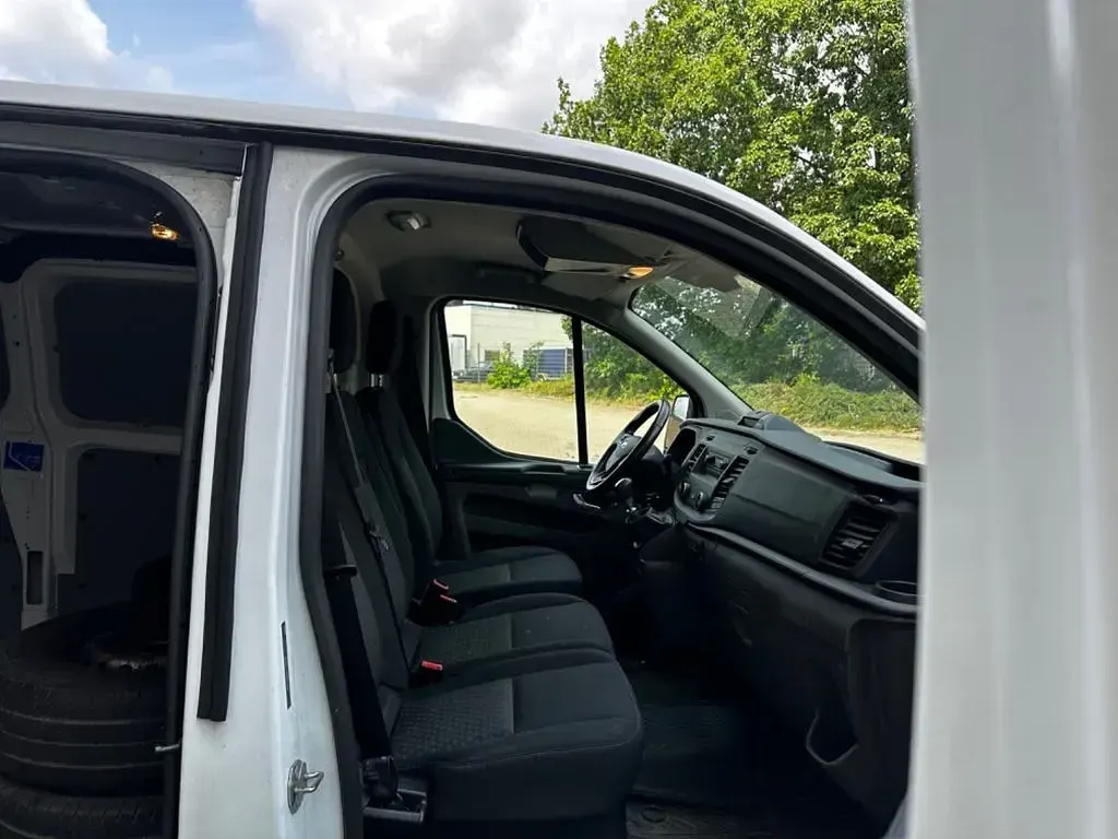 Gebraucht Ford Transit Custom 131 PS (96 kW) 2022 Frostweiß Van