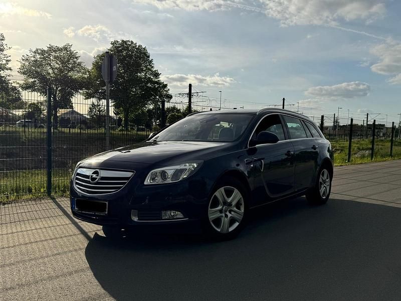 Blau Gebraucht 2012 Opel Insignia Kombi | 3.700 € (Fairer Preis) - Bild 1/4