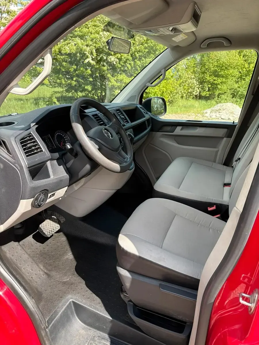 Käytetty VW Transporter 179 HP (131 kW) 2015 Punainen Van