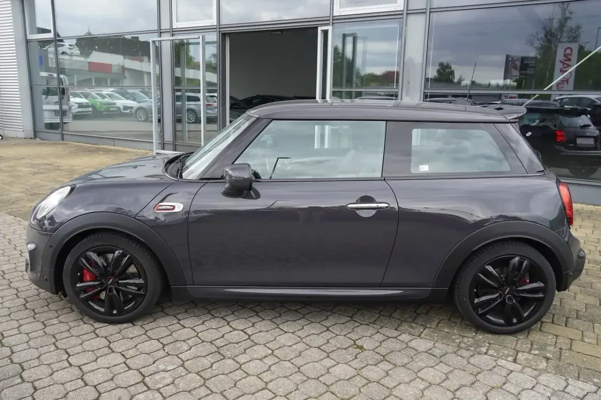 Gebraucht Mini John Cooper Works 231 PS (169 kW) 2019 Schwarz Kleinwagen