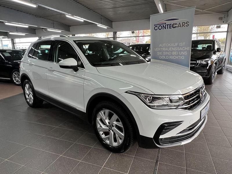 Pure white (metallic) Gebraucht 2022 VW Tiguan Elegance SUV | 26.999 € (Superpreis) - Bild 1/4
