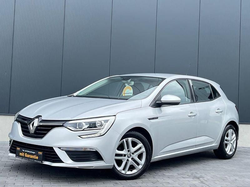 Silber Gebraucht 2017 Renault Mégane IV Limousine | 8.999 € (Guter Preis) - Bild 1/4