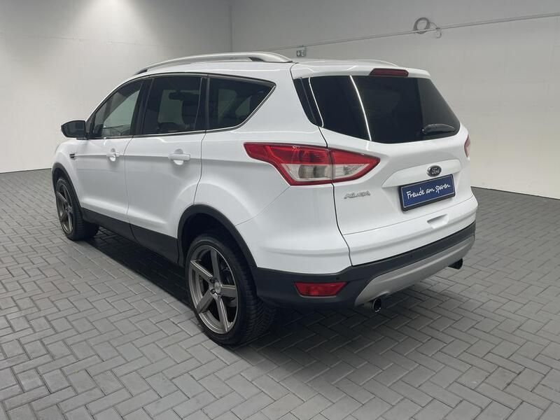 Gebraucht Ford Kuga 163 PS (119 kW) 2013 Weiß (frostweiss) SUV