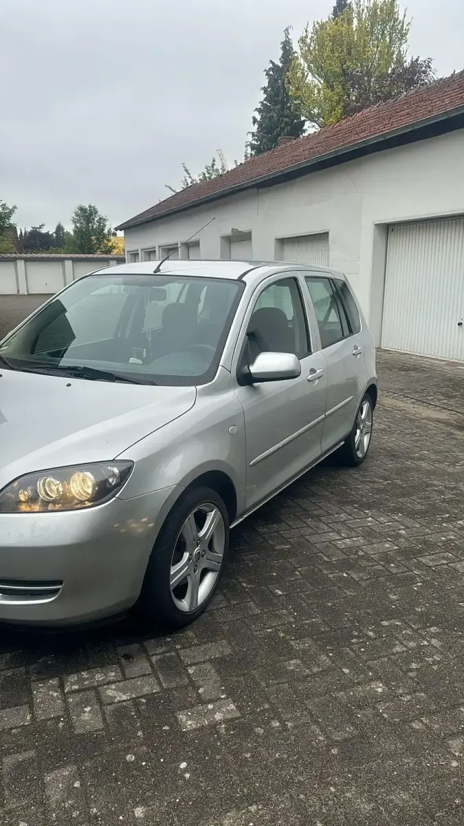Gebraucht Mazda 2 80 PS (58 kW) 2006 Silber Kleinwagen