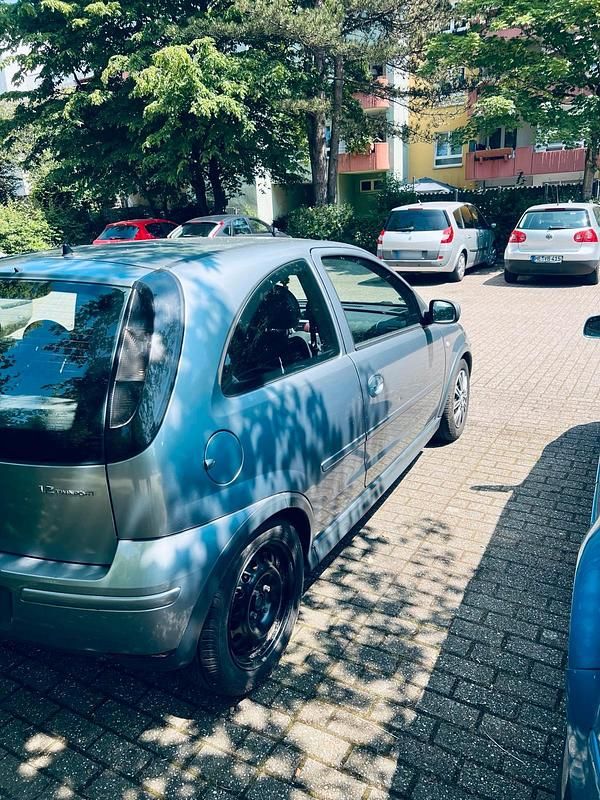 Gebraucht Opel Corsa 75 PS (55 kW) 2005 Silber Kleinwagen