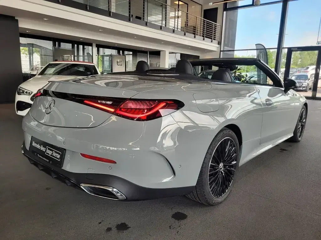 Gebraucht Mercedes CLE450 AMG Line Premium Plus 381 PS (280 kW) 2024 Manufaktur lack manufaktur alpingrau uni Cabrio
