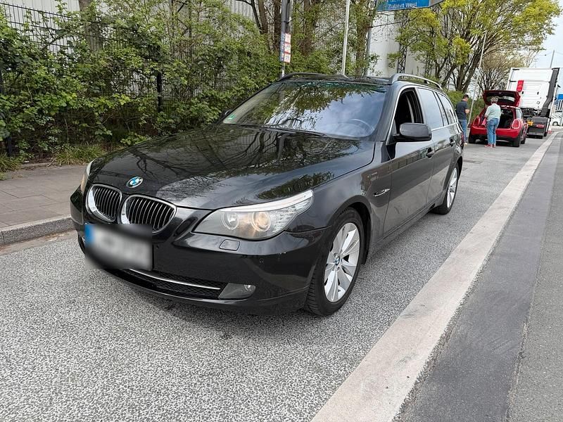Gebraucht BMW 525 197 PS (144 kW) 2008 Schwarz Kombi