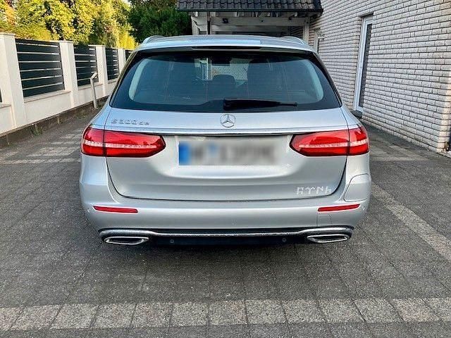 Gebraucht Mercedes E300 Avantgarde 194 PS (142 kW) 2019 Silber Kombi