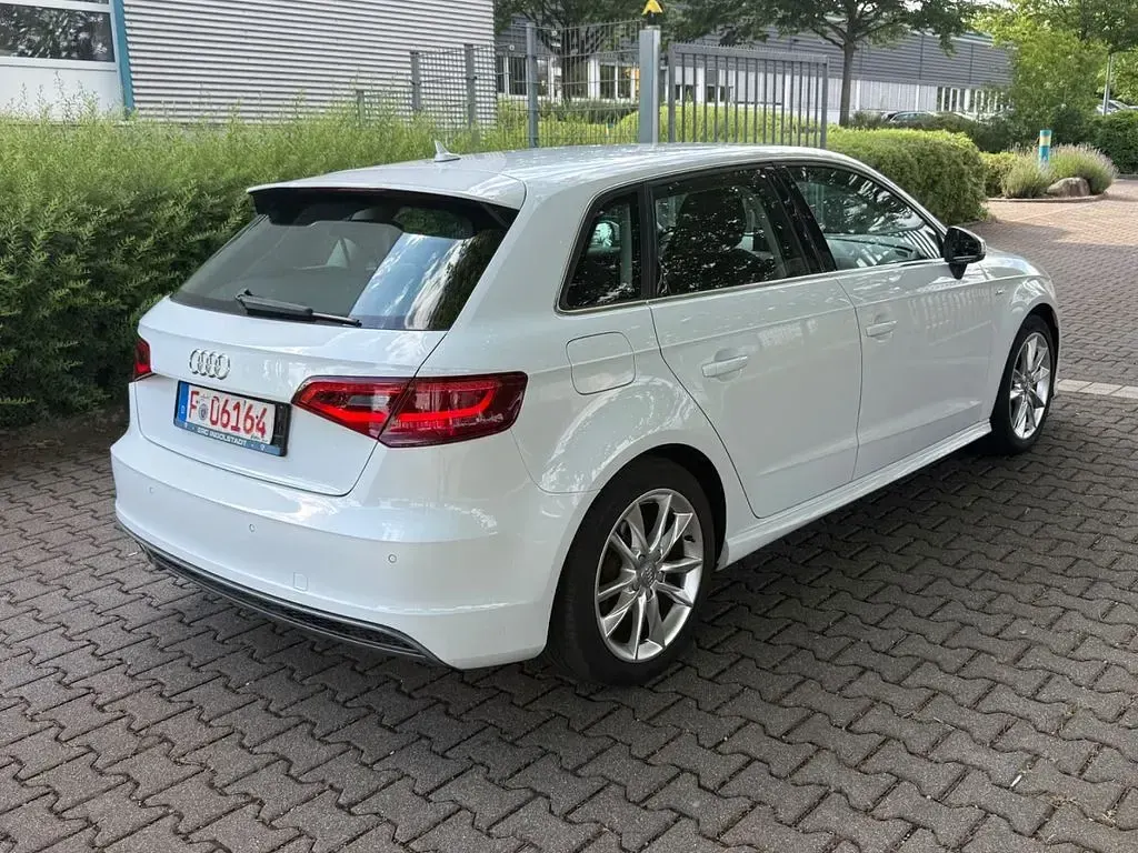Gebraucht Audi A3 S-line plus 150 PS (110 kW) 2015 Weiß Limousine