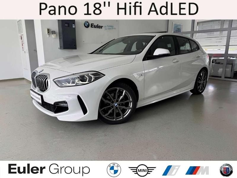Alpinweiss iii Gebraucht 2023 BMW 118 M Sport Kleinwagen | 26.933 € (Fairer Preis) - Bild 1/4