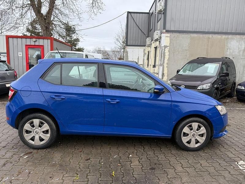 Gebraucht Skoda Fabia 95 PS (69 kW) 2018 Blau Limousine